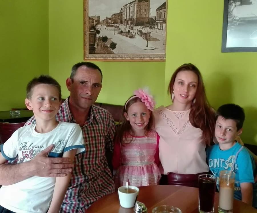 With family at a café
